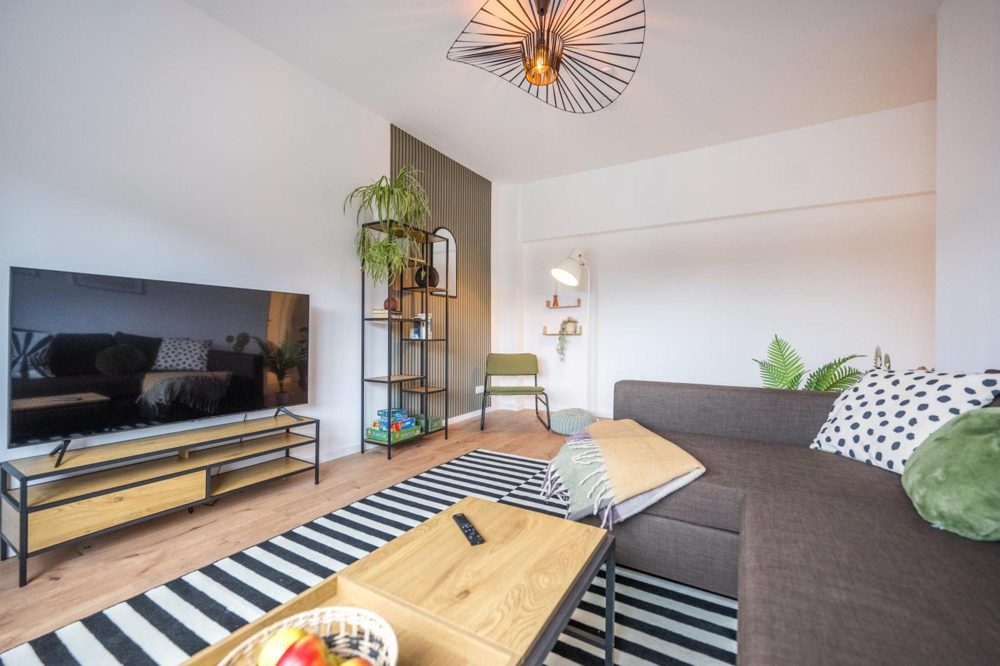 Neu: 100M² - Ideal Fuer Familien/Geschaeftsr. - Hbf Koblenz  Dış mekan fotoğraf
